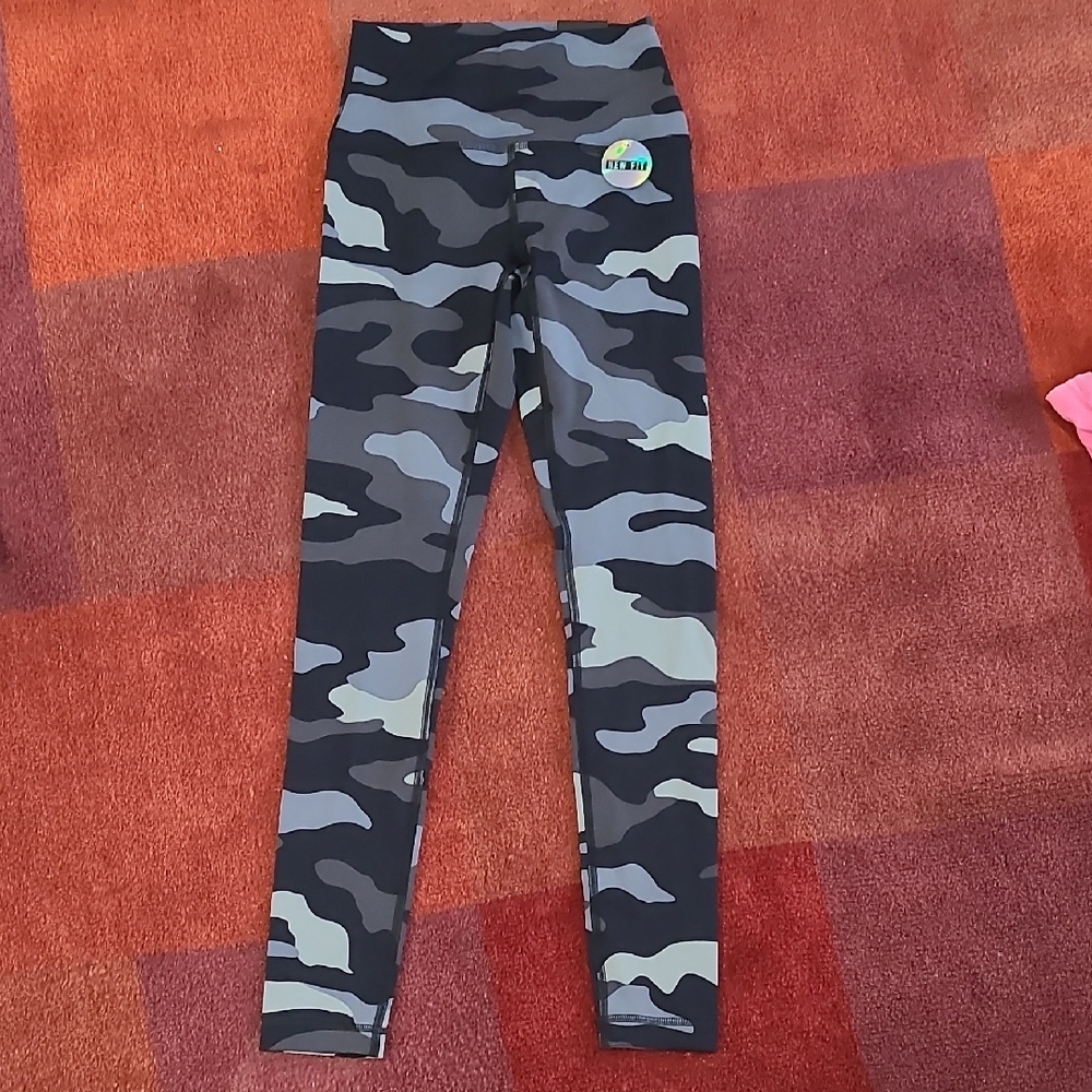 VS PINK Camo Leggings